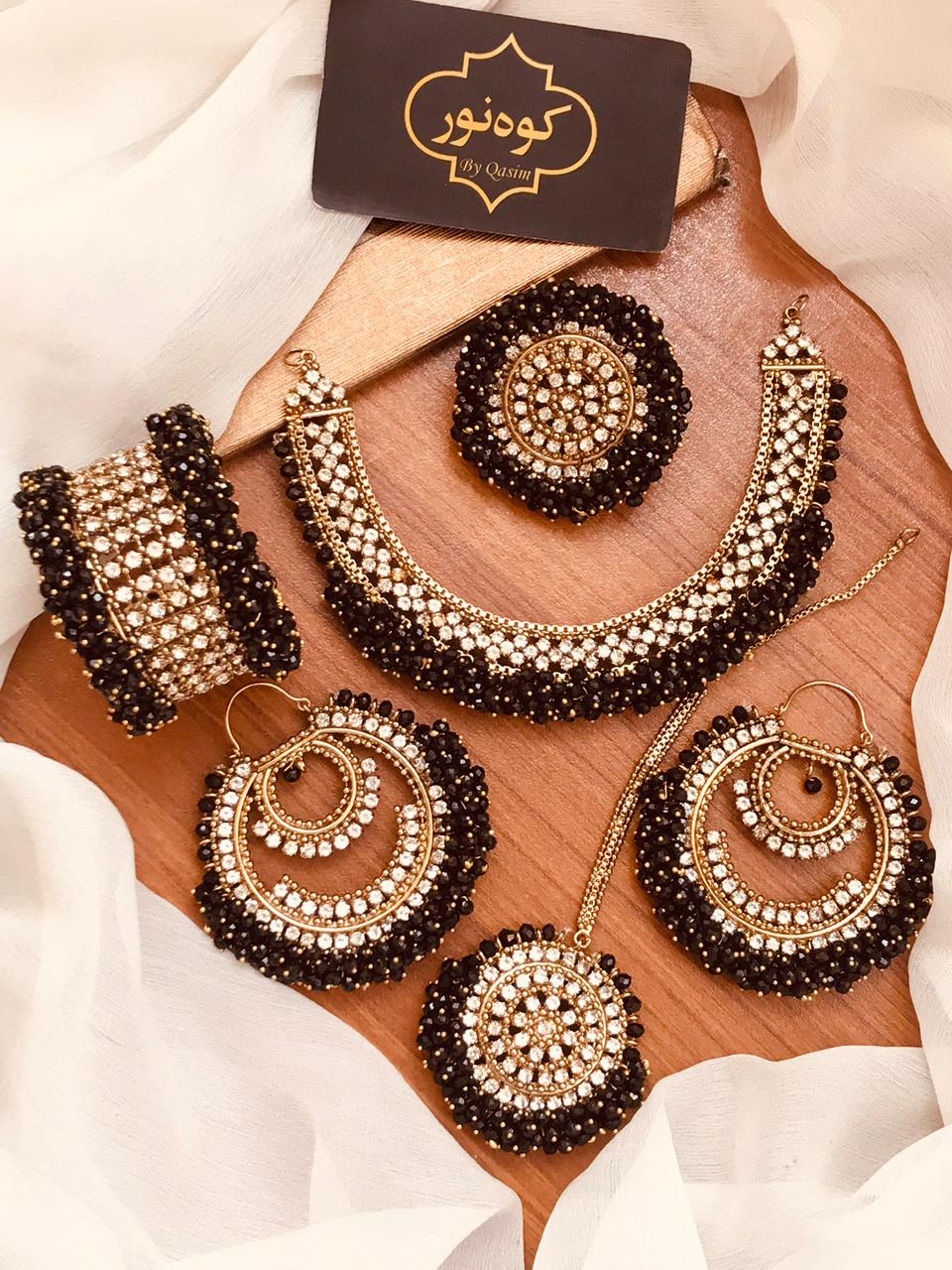 Beautiful Manjos Partywear Set with Bangles