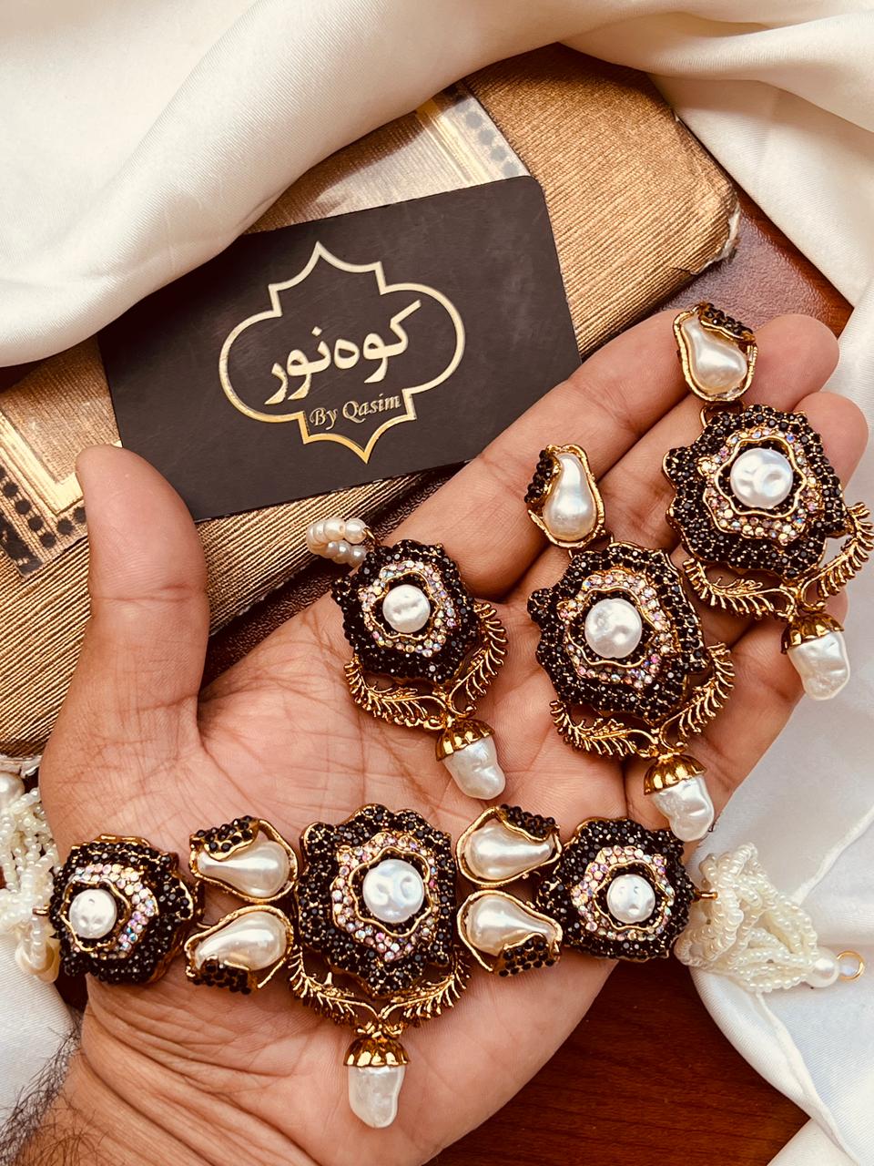 Turkish 3 Flower Choker Set