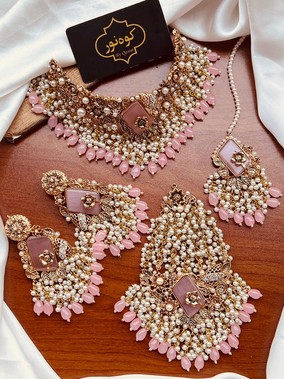 Manjos Bridal Set